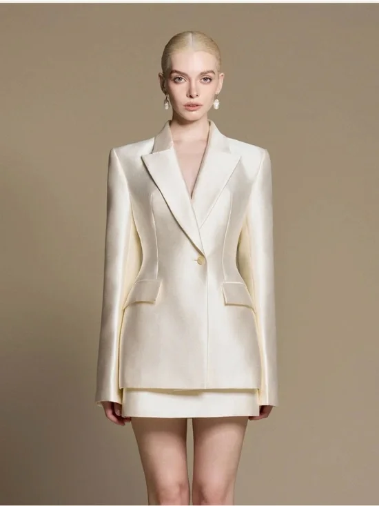 Huong Boutique Icon Blazer - Picture 3 of 6